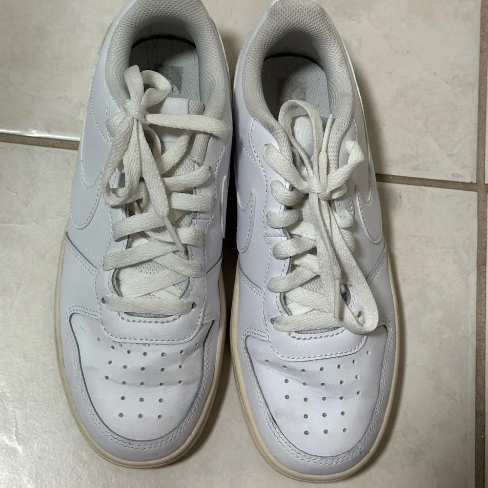 Nike Boys Shoes Size 5Y Court Borough Low 2 BQ5448-100 White Casual Sneakers